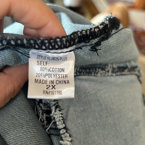 Zia Apparel Oversized Jean Jacket size 2X NWT - Picture 5 of 5